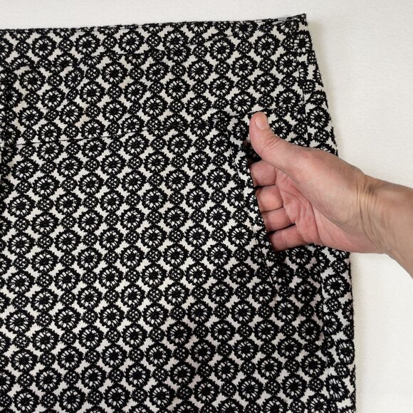 Lane Bryant Lena Patterned Ankle Pant Black White Wrinkle Resistant Knit Size 24 - Picture 4 of 14